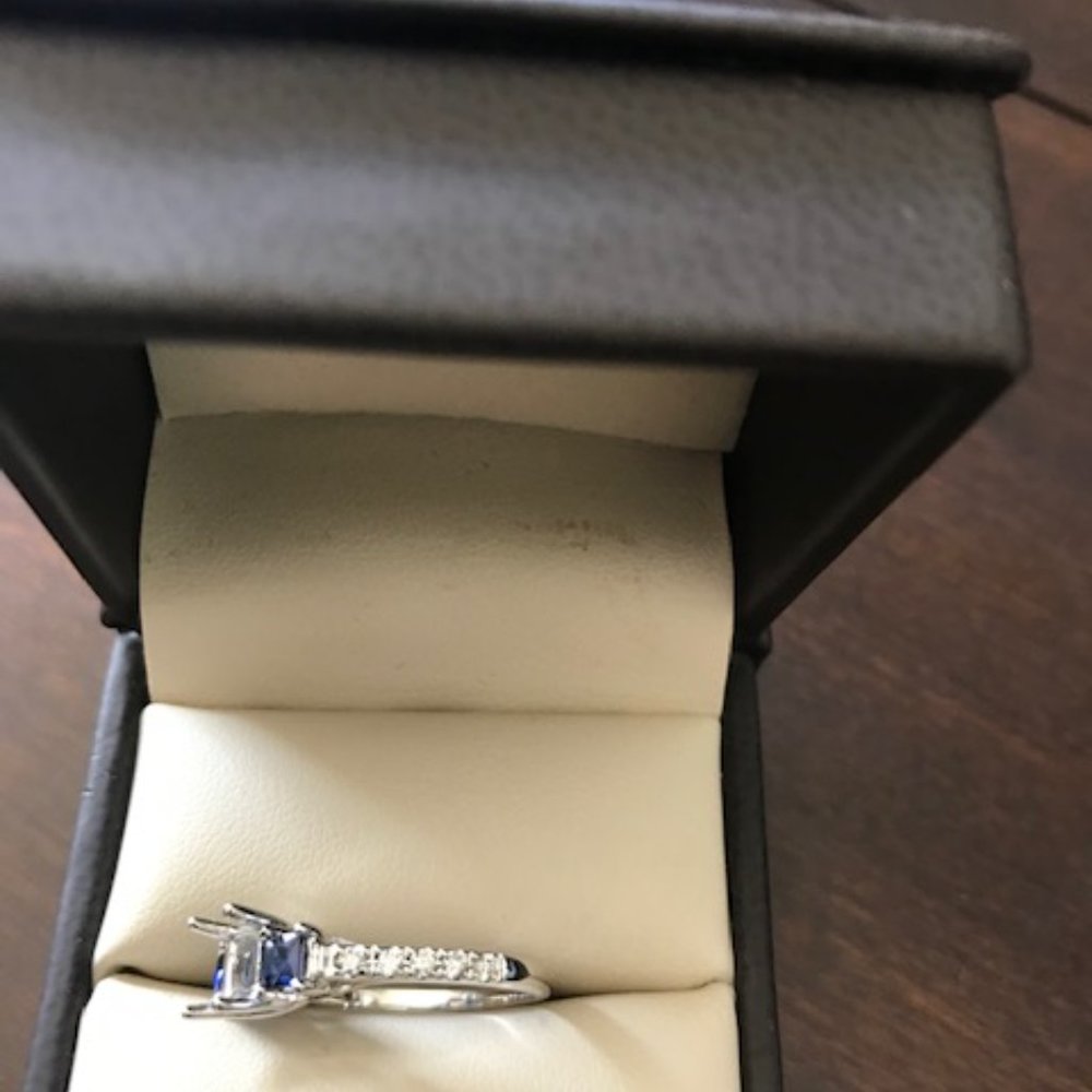 14K White Gold Blue Sapphire Ring, 6.5 - Picture 3 of 6